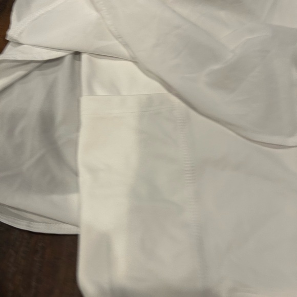 XL High White Rise Flutter Shorts - Picture 2 of 7